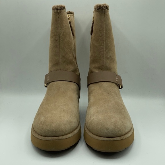 UGG Classic Berge Short Sheepskin Waterproof Boot - Picture 2 of 8